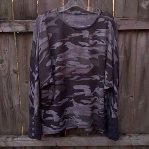 Studio 1886 Camouflage Top sz. L
